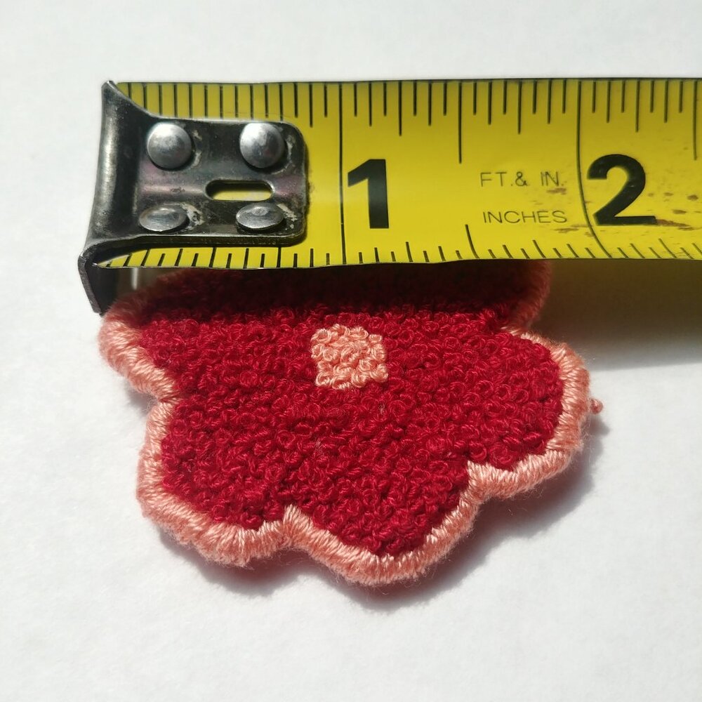 New one-of-a-kind hair clip 100% handmade embroidered by me red and pink flower - Picture 4 of 6